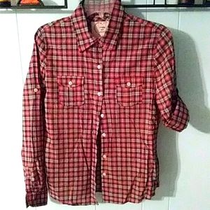 🎈3/$20 Exact exchange red/black plaid  shirt